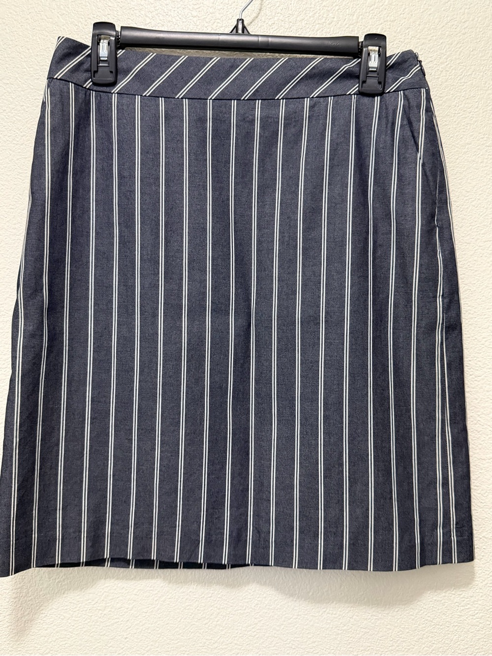 Brooks Brothers navy and white striped lined skirt, size 2